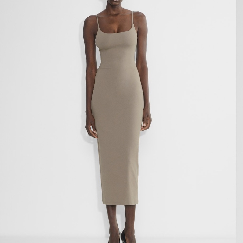 Aritzia Contour Dress